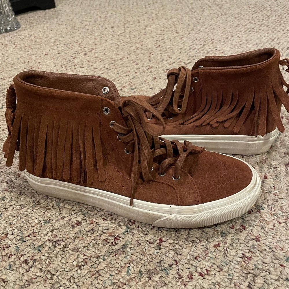 Moccasin Hi-Top Vans - brown suede